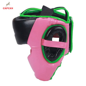 Protège-tête de boxe en cuir de qualité supérieure avec des caractéristiques de sécurité d'ajustement sécurisé, finition lisse et intérieur rembourré - Product Image 4