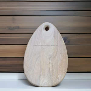 Bloc à découper carré en bois KALATRI, 20 mm d'épaisseur, écologique, lavable au lave-vaisselle, léger, facile à nettoyer, ustensile de cuisine multi-usages - Product Image 3