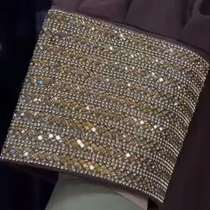 Abaya traditionnelle de Dubaï brodée avec chaîne de diamant élégante et modeste pour femmes robes formelles en tissu respirant vêtements musulmans - Product Image 1