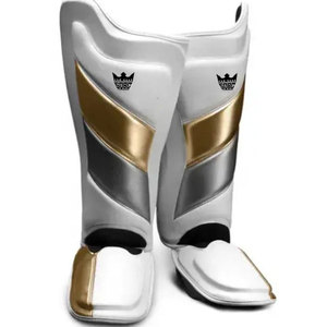 Espinilleras Ligeras de Cuero para Muay Thai con Protección para Pies y Rodillas, Ajustables, Transpirables, Cómodas, con Logotipo Personalizado, Ecológicas - Product Image 1