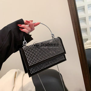 Bolso de mano con bordado de boda con parches vibrantes de Tradebyd - Product Image 3