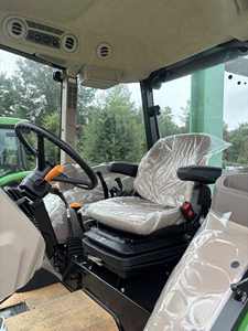 Tractor John Deere Serie 5E al por Mayor para Agricultores Profesionales, Ingeniería de Alta Resistencia con Calidad Premium - Product Image 4
