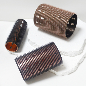Bigoudis auto-agrippants en aluminium OEM personnalisés, bigoudis à <span class=keywords><strong>velcro</strong></span> double couche pour un coiffage professionnel en salon et un volume accru - Product Image 6