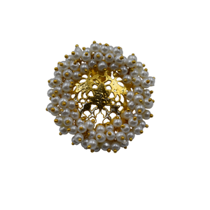 Diseño elegante Joyería de moda El mejor material de latón y pendiente de tuerca de nácar chapado en oro para niñas y mujeres - Product Image 4