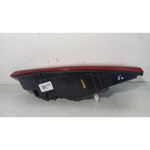 LUZ DE FRENO TRASERA DERECHA INTEGRADA EN LA PUERTA HYUNDAI Kona Serie 92404J9500 D4FE (17>) - Product Image 5