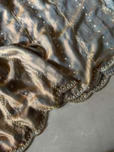 Luxueux et Glamour Tendance Travail Manuel Saree Espace Soie Lourd Papillon Net pour Fêtes Mariages Diwali; Style Décontracté - Product Image 4