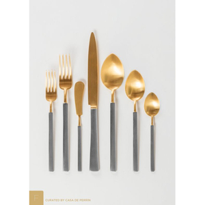 Ensemble de couverts 3 pièces en acier inoxydable plaqué or PVD, design unique, comprenant cuillère de service, fourchette et couteau à beurre - Product Image 6