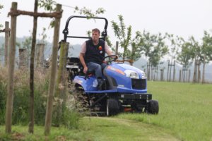 La mejor calidad Iseki SXG 326 24V Máquina cortadora de césped de 2 tiempos Venta caliente Cortador de estilo Tractor para césped y tierras de cultivo - Product Image 6