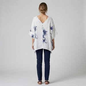 T-shirt à manches chauve-souris, col en V, imprimé floral, avec poches, 100% lin, taille unique, convient aux tailles 38-46 - Product Image 2