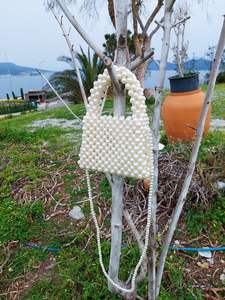 Sac de rangement moderne en plastique perlé d'ivoire |   Grand sac à main élégant et durable, fait main, pour une touche de style à votre garde-robe - Product Image 4