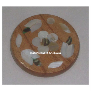 Espejo redondo de madreperla blanca con incrustaciones de madera hechas a mano para decoración del hogar y fines de regalo - Product Image 1