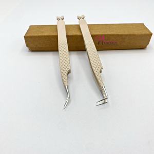 Pinzas de 90 grados con hermoso icono de cinta en la parte inferior, producto más vendido, pinzas para pestañas al por mayor con nombre de marca personalizado - Product Image 4