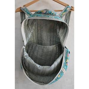 Mini sac à dos en coton matelassé bohème, fait à la main, imprimé floral indien, léger, fermeture éclair, bandoulière arquée, voyage, usage quotidien - Product Image 6