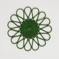 Set de table en rotin naturel en forme de fleur, couleurs variées, écologique, taille personnalisable, OEM/ODM, MOQ 100, vente en gros d'articles de table pour la cuisine