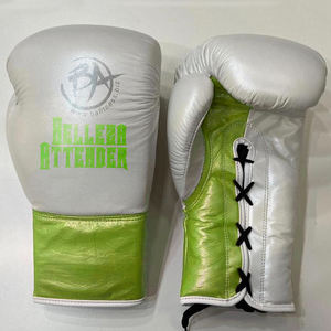 Gants de boxe professionnels confortables personnalisés pour l'entraînement et les combats lacés avec logo personnalisé en vente - Product Image 5