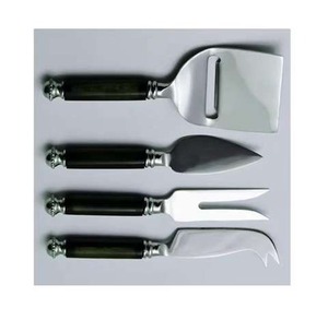 Ensemble d'épandeurs de fromage en acier inoxydable avec poignée en corne de buffle au design argenté unique - Product Image 2