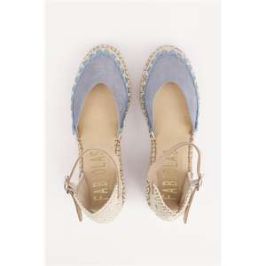 Alpargata cerrada con punta en cuña - Product Image 4