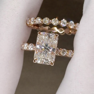 Ensemble de mariage Tishya Diamond 5.16 TCW avec bague de fiançailles en moissanite taille radiant et sertissage pavé, or jaune massif 14 carats, design tendance - Product Image 2