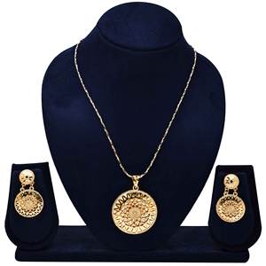 Vente en gros de pendentifs élégants à la mode en or 14 ct 18 ct 24 ct ensemble de colliers et boucles d'oreilles en laiton plaqué or bijoux - Product Image 1