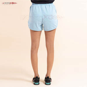 กางเกงขาสั้นลำลองสำหรับผู้หญิงพร้อมสายรัดเอวแบบยางยืดและใส่สบายสำหรับเลานจ์หรือสตรีทลุคระบายอากาศได้ดี - Product Image 3
