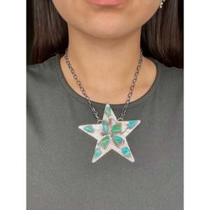 Collier en turquoise et argent sterling en forme d'étoile Kingman de Jude Candelaria, cadeau - Product Image 3