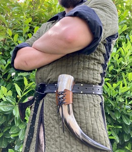 Cuerno Natural para Beber Estilo Vikingo de Alta Calidad Pulido Ecológico Diseño Animal de Cuerno de Búfalo - Product Image 1