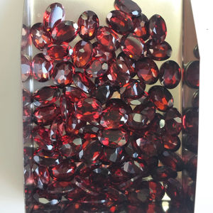 Granate Rojo Natural de 8x6MM, Corte Ovalado, Gema Suelta de la Mejor Calidad para la Fabricación de Joyas - Product Image 3