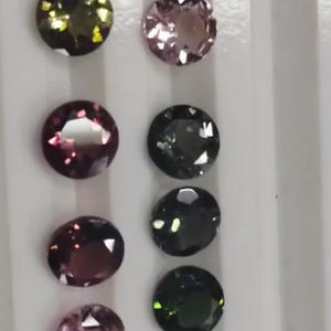 Cristal de amatista verde piedra preciosa suelta de corte brillante redondo facetado de turmalina Natural Multicolor de 5,5mm con certificado IGI - Product Image 1