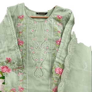 Colección de trajes paquistaníes cosidos de Organza bordada pesada para venta en línea - Product Image 2