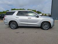 Hyundai Palisade SEL AWD 2025 d'occasion, couleur argent, intérieur cuir foncé, SUV avec toit ouvrant, au meilleur prix, véhicule de qualité