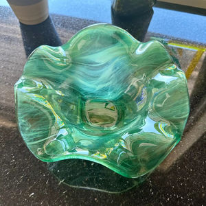 Bol alimentaire en résine époxy durable avec des tourbillons de couleurs accrocheuses, bol alimentaire en résine époxy de qualité supérieure pour la vaisselle moderne - Product Image 1