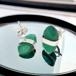 อัญมณีโอนิกซ์สีเขียวธรรมชาติ925เงินสเตอร์ลิงต่างหูรูปวงรีสำหรับเครื่องประดับทำด้วยมือของเธอผู้ส่งออกอินเดีย - Product Image 2