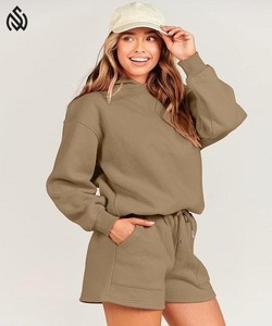 ชุดเซ็ตเสื้อมีฮู้ดและกางเกงขาสั้นสำหรับผู้หญิงชุดเซ็ตออกกำลังกายมีฮู้ดมัดย้อมทันสมัย - Product Image 3