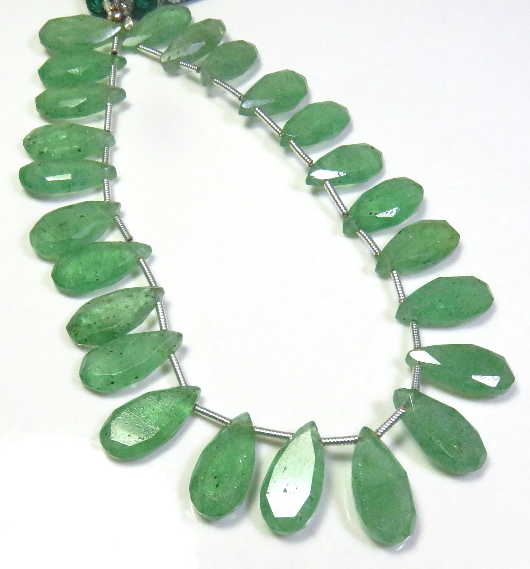 สีเขียว