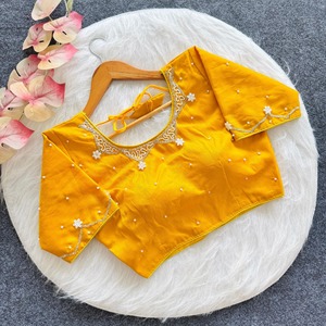 Lourd beau mariage porter exclusif dernière soie moderne Pista partout fabricant de chemisier de travail à la main de Surat - Product Image 5