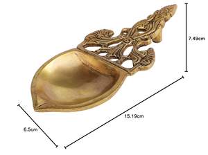 Cuillère à huile Hawan en laiton jaune antique, design industriel, pour verser du ghee dans le Kund Hawan pour les anniversaires, Diwali, les remises de diplômes - Product Image 2