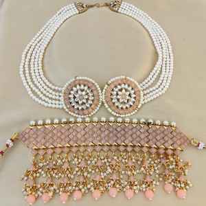 Collar gargantilla Kundan de alta calidad con hermosos pendientes Earchain para mujeres perfecto para bodas, ocasiones festivas - Product Image 6