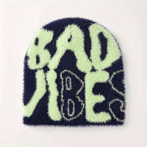 หมวกบีนนี่ถักน้ำหนักเบาสบายพอดีตัวออกแบบมาสำหรับกีฬาฤดูหนาวและสวมใส่ในสภาพอากาศหนาวเย็นทุกวัน - Product Image 3