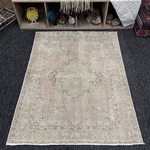 พรมตุรกี, พรมตกแต่งขนาด 4.7x6 ฟุต, พรมสีเบจชมพู, พรมขนสัตว์ - Product Image 1