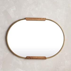 Miroir mural élégant et tendance ajoutant un style glamour et une luminosité accrocheuse à tout espace de vie ou pièce design - Product Image 5