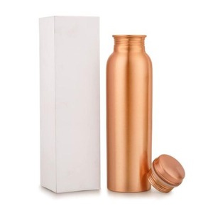 Botella de agua de cobre para el bienestar Ayurvédico, antibacteriana natural, purifica la energía del agua potable, apoya la desintoxicación y mejora la piel - Product Image 4