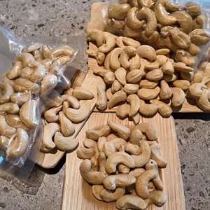 Vietnam <b>Cashew</b> <b>Nuts</b> W240 With USDA / EU Organic Certifications Suitable For Export For Food Processing Applications - Product Image 4