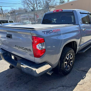 (W&T) PROMOCIÓN Venta de Camionetas TOYOTA TUNDRA SR5 DOBLE CABINA TRD CREWMAX 5.7L 4WD Todoterreno USADAS, AÑO 2018 - Product Image 1