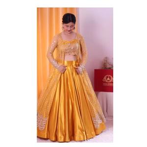 Vêtements de fête semi-cousus de qualité export Collection de boutiques lourdes de créateur Lehenga Choli avec couleur personnalisée disponible à la vente - Product Image 6