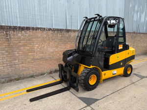 รถยกเทเลทรัค JCB TLT35D 2WD แบบมีห้องโดยสารเต็มคัน ยางหน้าใหม่ คุณภาพดี ขายส่ง มีจำหน่าย - Product Image 3