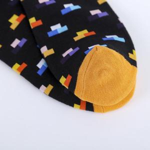 ODM Calcetines tobilleros Rompecabezas Cuadrícula Patrones geométricos Algodón Diseño divertido Hombres Calcetines de corte bajo casuales para niños Venta al por mayor Fábrica de Vietnam - Product Image 4