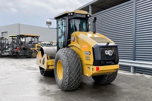 Rodillo de carretera Cat CS44B usado - Product Image 5