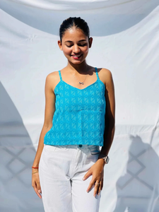 Top court en coton turquoise Kantha avec broderie à motif uni et tissu tricoté ajouré pour femmes - Product Image 2
