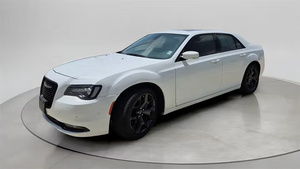 2023 ไครสเลอร์ 300S ขับเคลื่อนล้อหลัง สภาพดี ใช้งานน้อย - Product Image 2