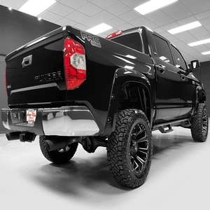 Toyota Tundra d'occasion disponibles à la vente Automatique Toyota Tundra Peu utilisé sans antécédents d'accident - Product Image 1